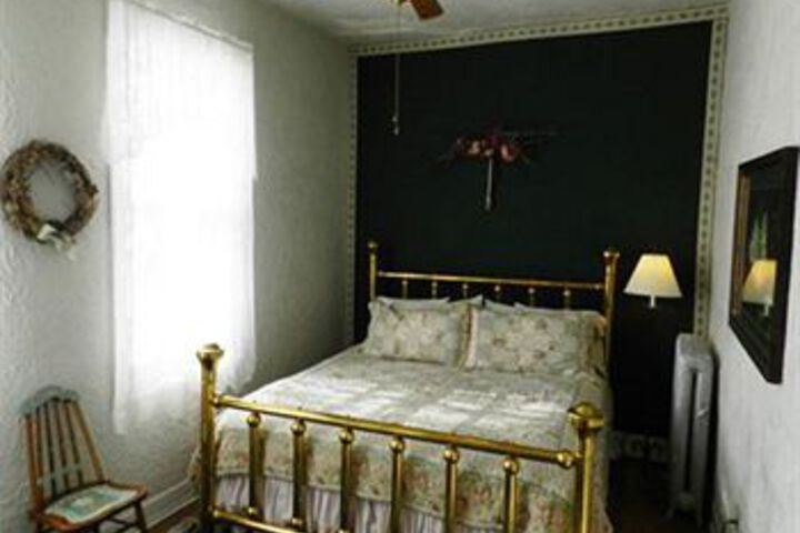 Room 27 of 77