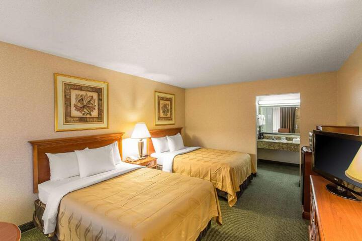 1 Double Bed Accessible (12 of 12)