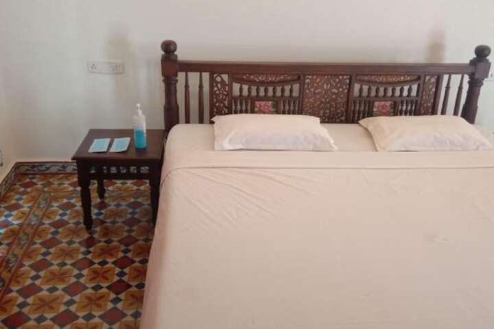 Room 6 of 20