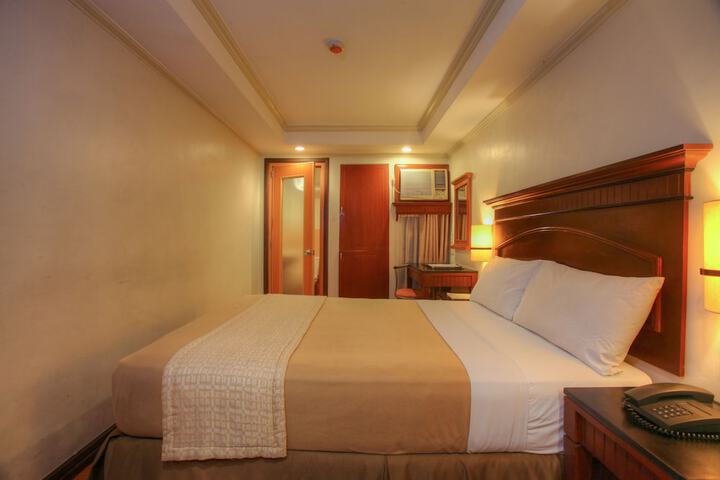 Room 21 of 53