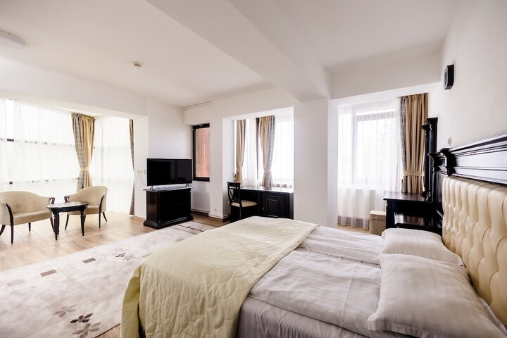 Room 9 of 146