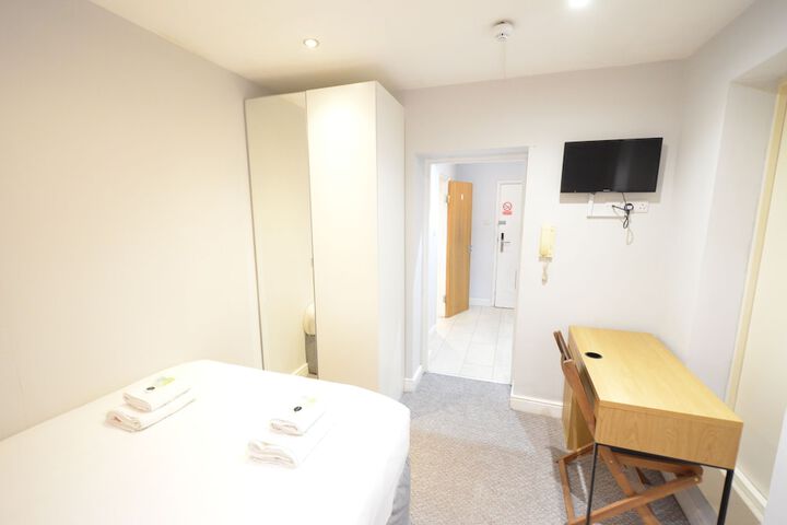 Room 115 of 371
