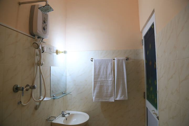 Room 32 of 59