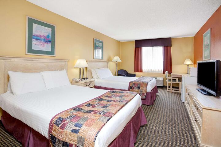 1 King Bed (8 of 14)