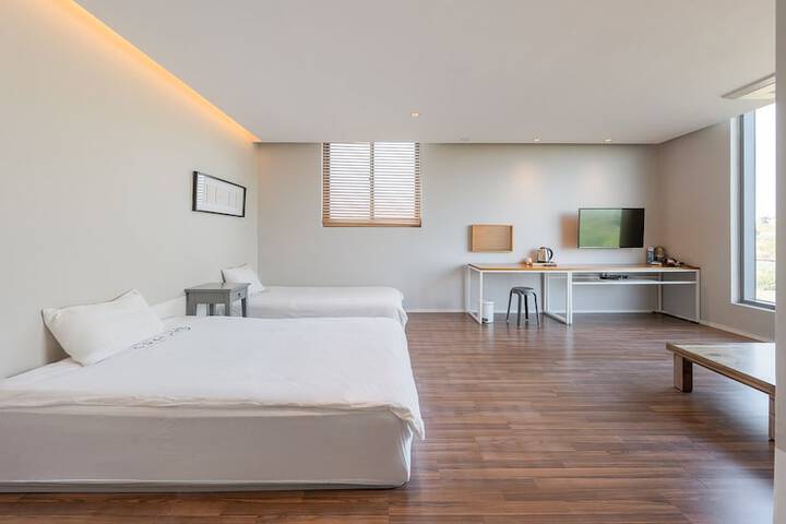 Room 45 of 84