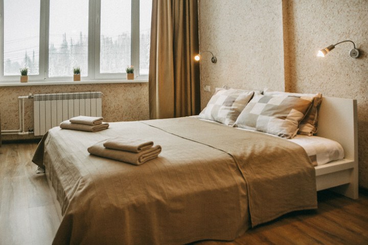 Room 32 of 65