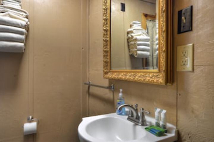 Room 82 of 204