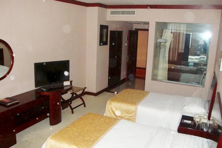 Room 3 of 16