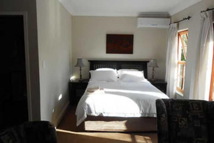 Room 4 of 17
