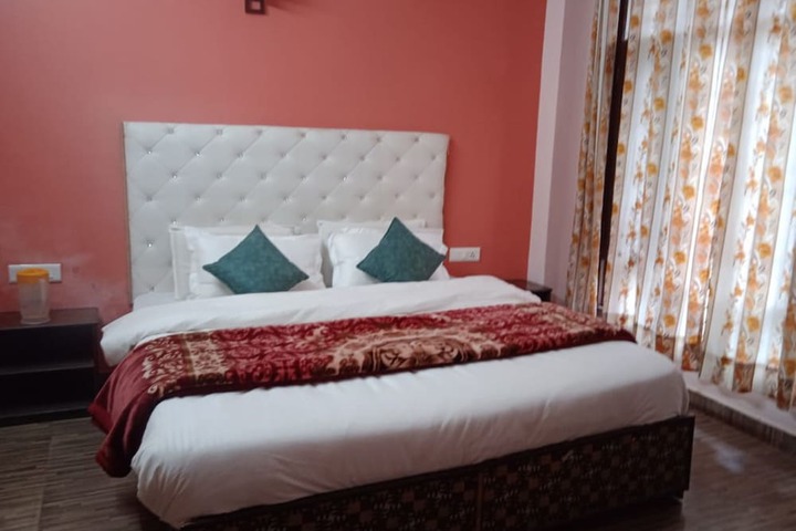 Room 2 of 8