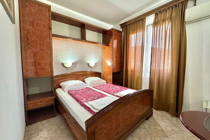 Room 15 of 85