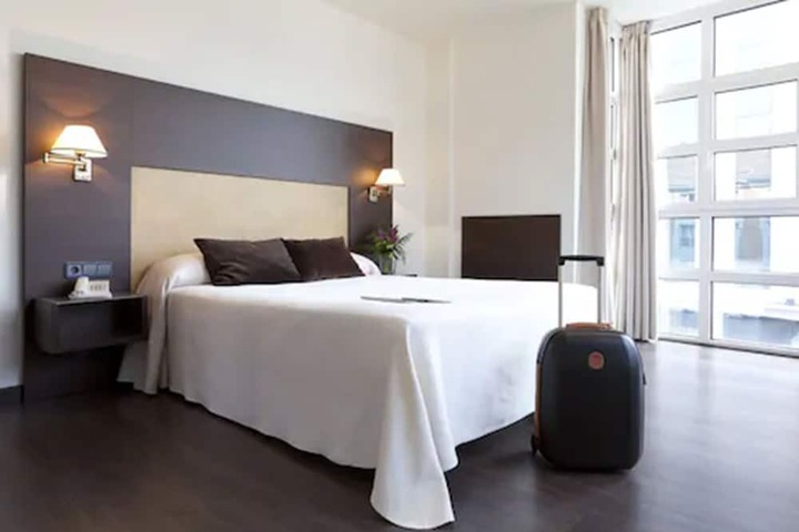 Room 14 of 38