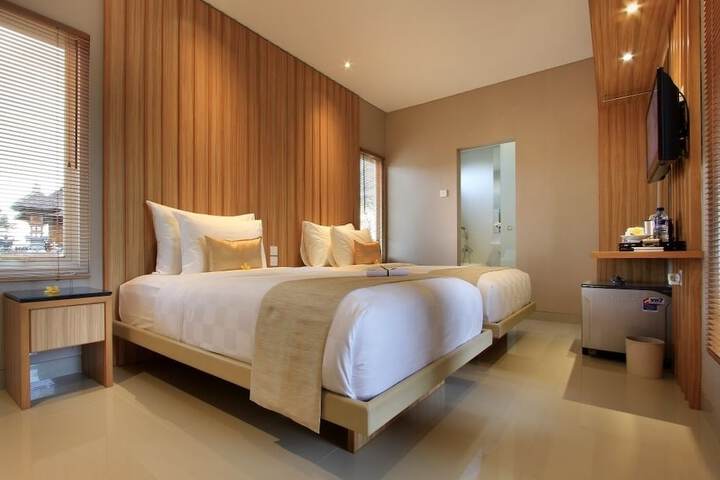 Room 8 of 92