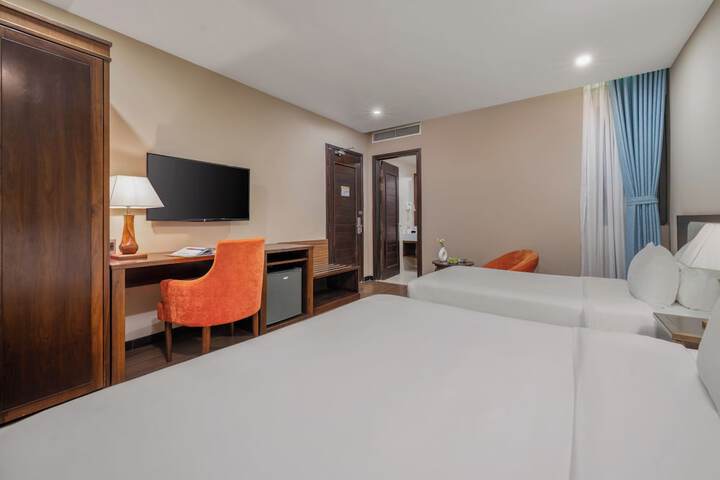 Room 14 of 104
