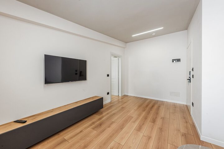 Room 11 of 42