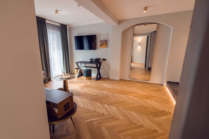 Room 43 of 120