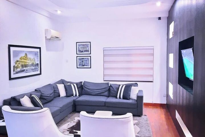 Room 18 of 27