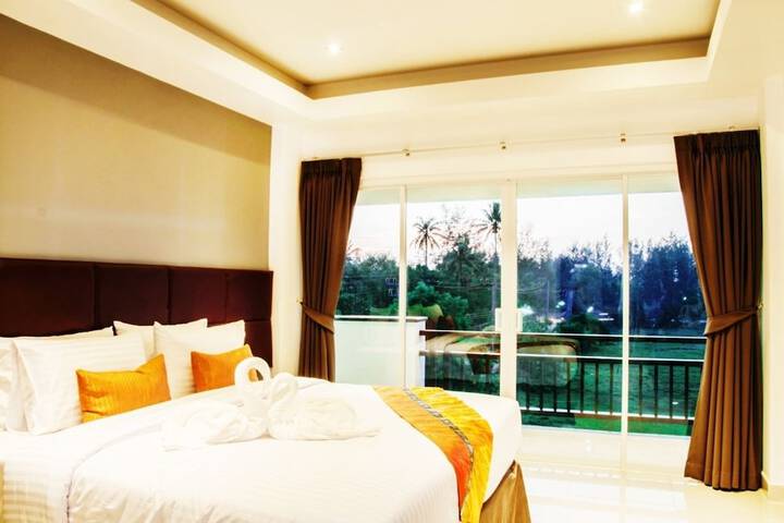 Room 9 of 35