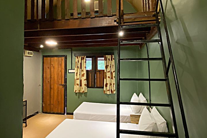 Room 11 of 42