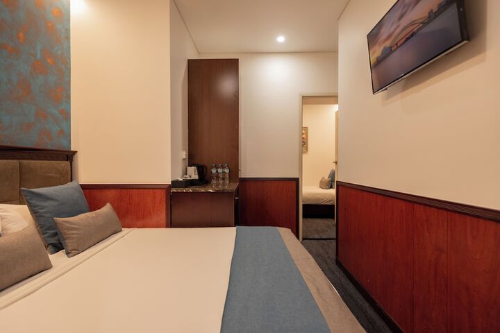 Room 12 of 50