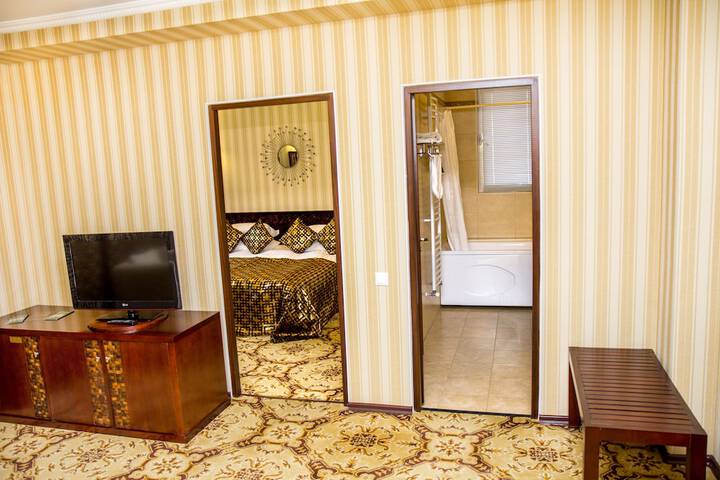 Room 10 of 151