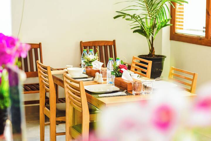 Dining Photos