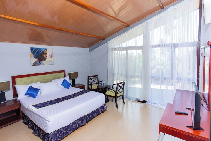 Room 4 of 11