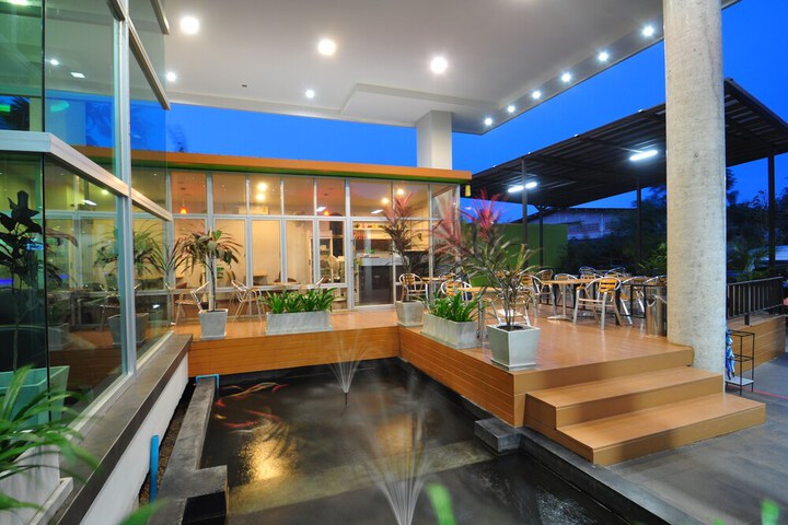 Terrace/Patio 38 of 42
