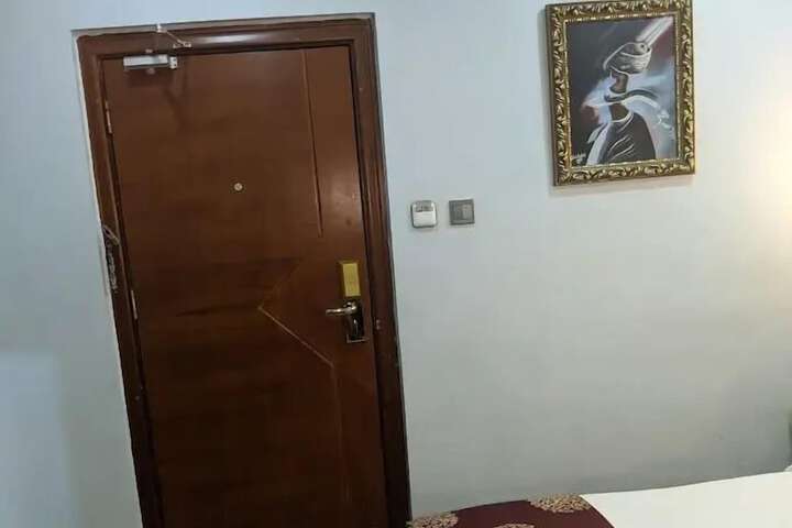 Room 3 of 31