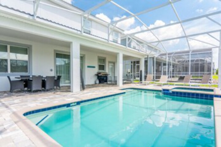 Pool 40 of 73