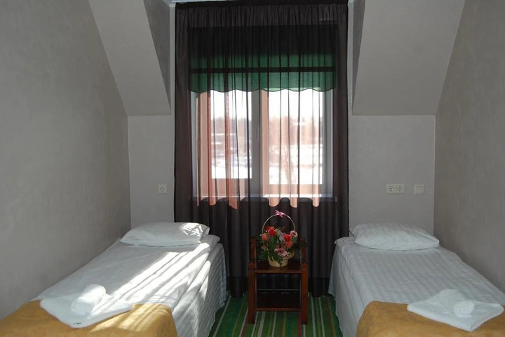 Room 3 of 11