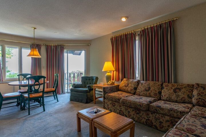 Room 42 of 79
