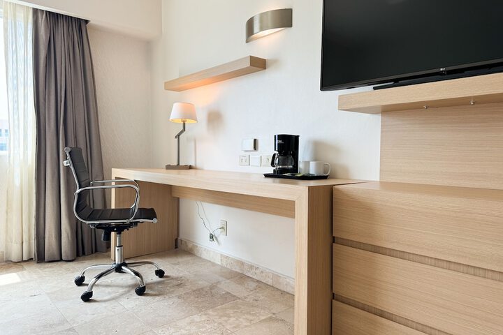 Room 8 of 78