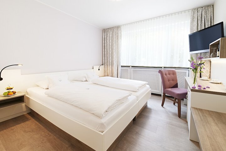 Room 9 of 30