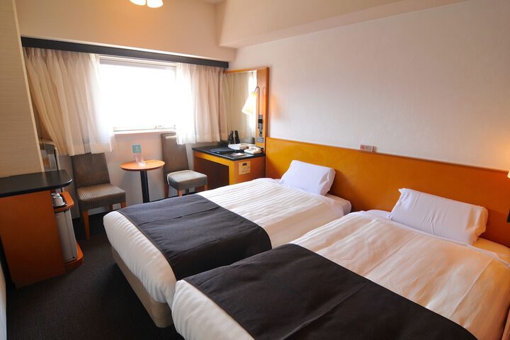Room 12 of 68