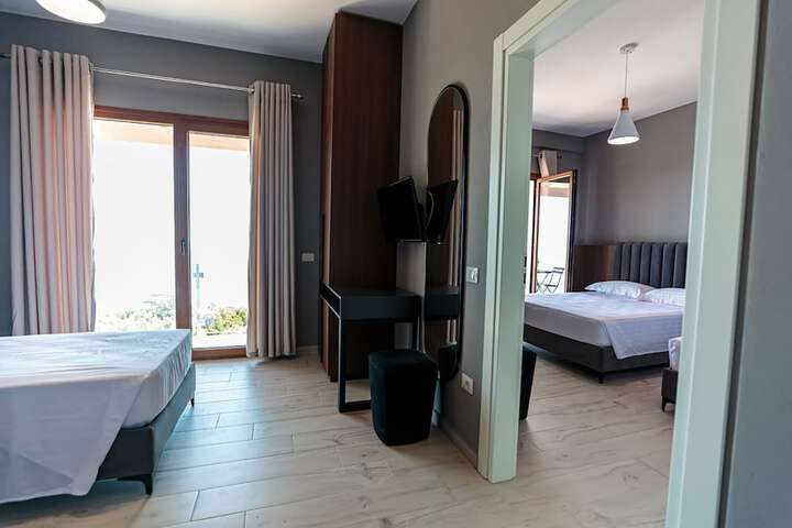 Room 18 of 111