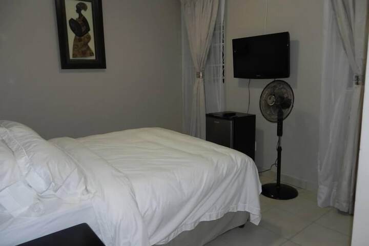Room 10 of 24