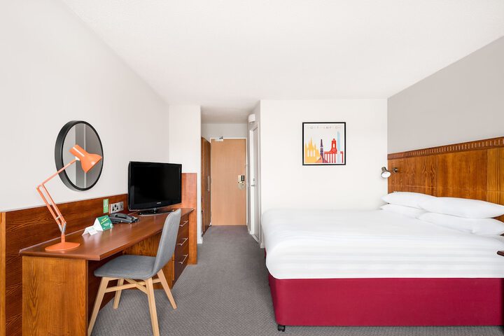 Room 6 of 71