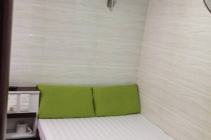 Room 26 of 58