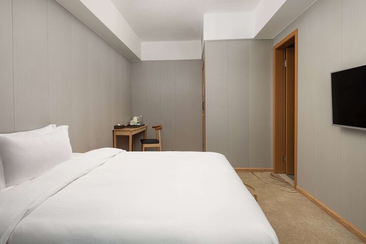 Room 51 of 79