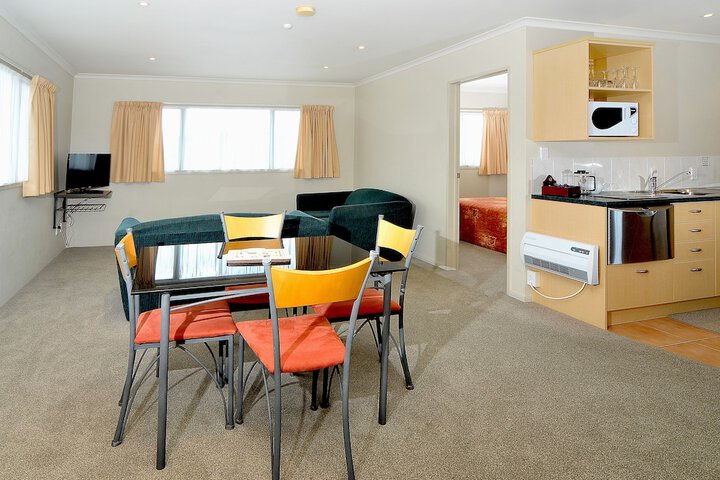 Room 16 of 37