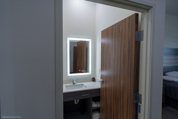 Room 47 of 63