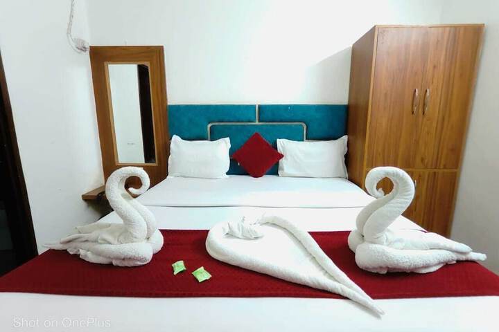 Room 3 of 17