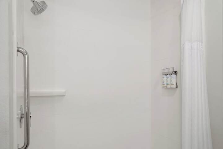Room 28 of 53