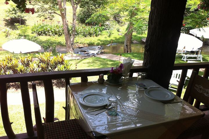 Dining 32 of 52