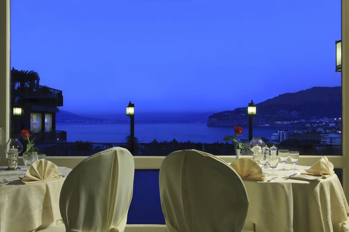 Dining 71 of 84