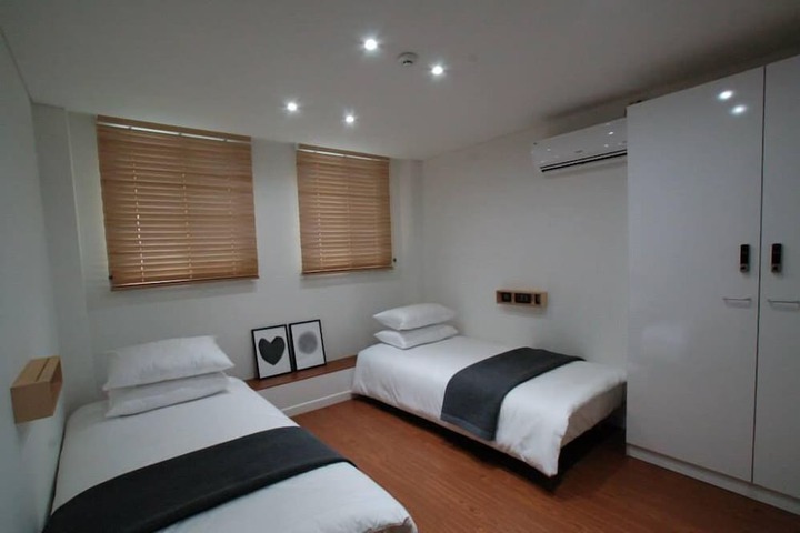 Room 30 of 76
