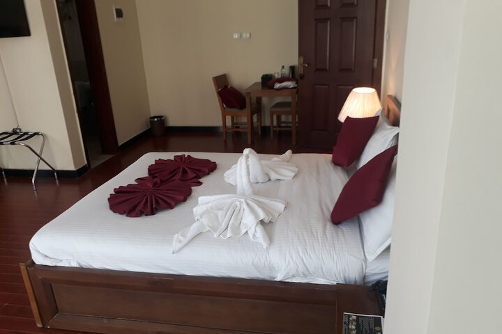Room 10 of 37