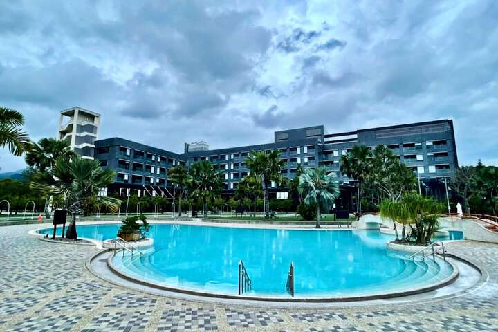 Pool 90 of 153
