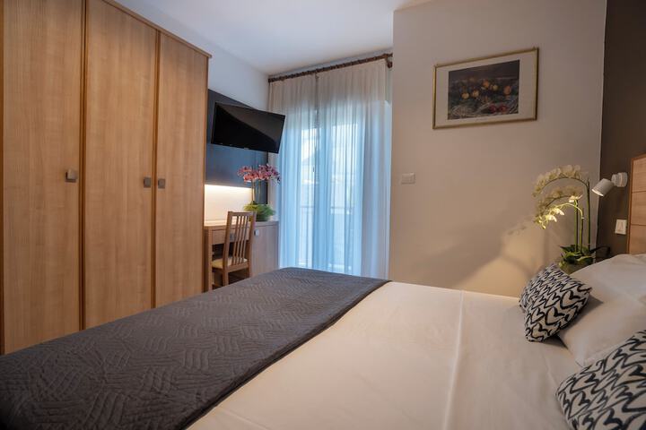 Room 45 of 115